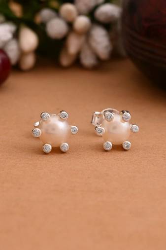 Silver color 925 silver stud earrings