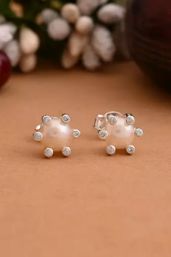 Silver color 925 silver stud earrings