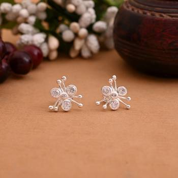 Silver color 925 silver stud earrings 1