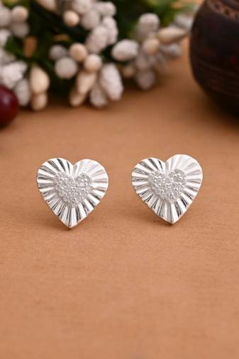 Silver color heart shape 925 silver stud earrings