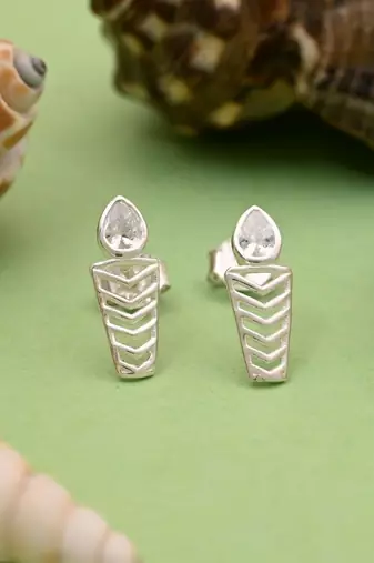Silver color 925 silver stud earrings