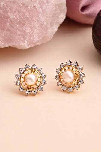 White color 925 gold plated silver stud earrings