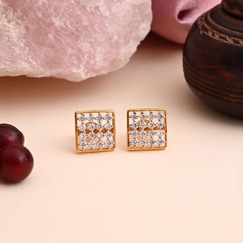 White color 925 gold plated silver stud earrings
