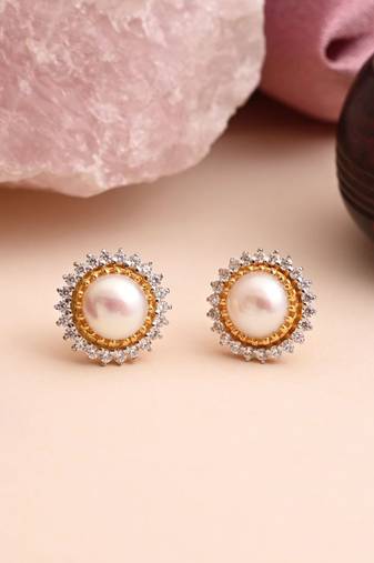 White color 925 gold plated silver stud earrings
