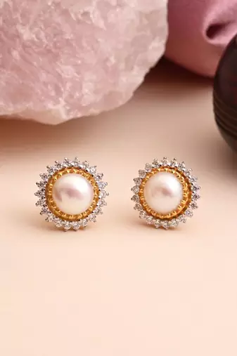 White color 925 gold plated silver stud earrings