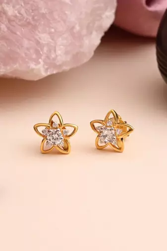 White color 925 gold plated silver stud earrings