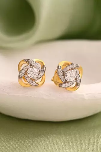 White color 925 gold plated silver stud earrings