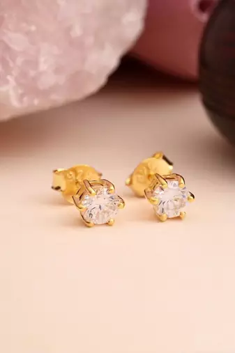 White color 925 gold plated silver stud earrings