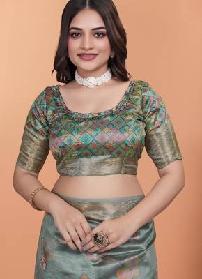 light green printed art silk designer pallu saree 5