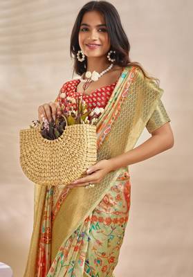 light green printed art silk designer pallu saree 4