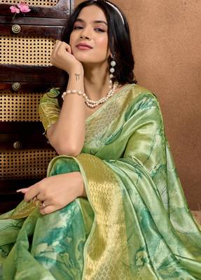green printed art silk designer pallu saree 4