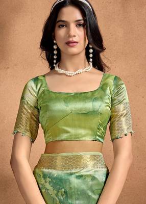 green printed art silk designer pallu saree 5