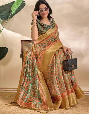 green printed art silk designer pallu saree 4
