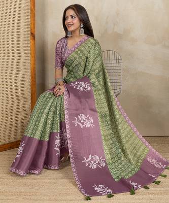 parrot green printed art silk designer pallu saree 4