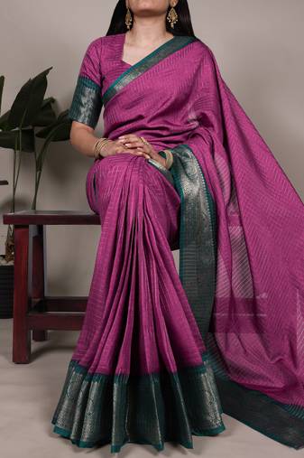 Elegant Dola Checks Saree Embellished with Rich Zari Weaving