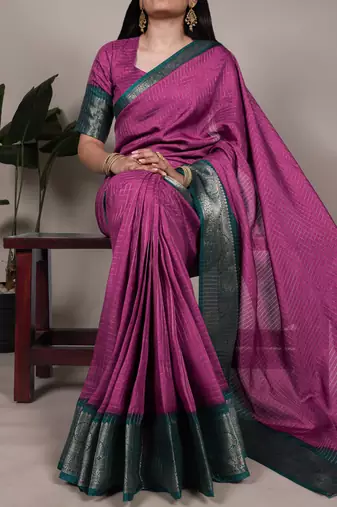 Elegant Dola Checks Saree Embellished with Rich Zari Weaving