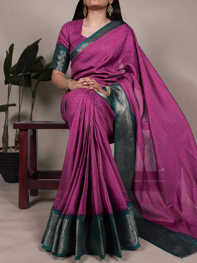 Elegant Dola Checks Saree Embellished with Rich Zari Weaving