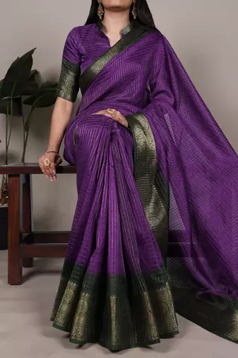 Elegant Dola Checks Saree Embellished with Rich Zari Weaving
