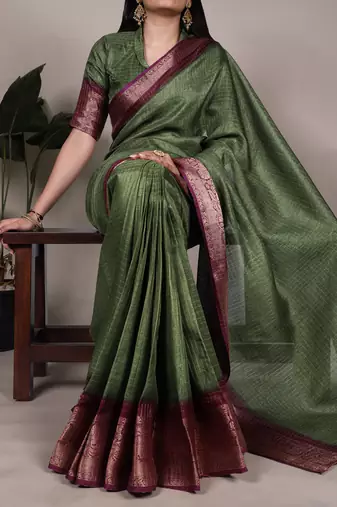 Elegant Dola Checks Saree Embellished with Rich Zari Weaving