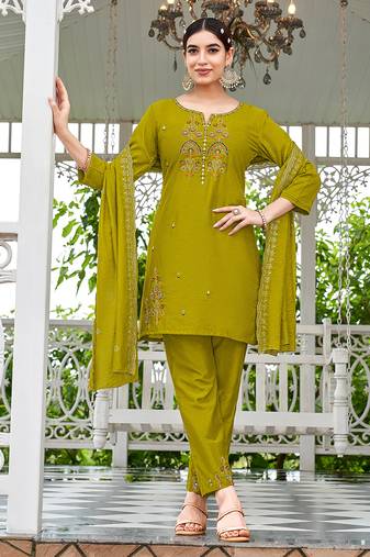 Women Embroidered Short Kurta With Palazzo & With Dupatta