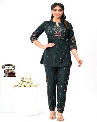 Green printed & handwork kurti pant set 1