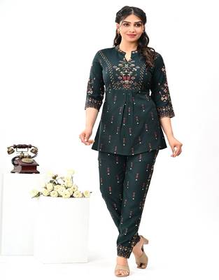 Green printed & handwork kurti pant set 3