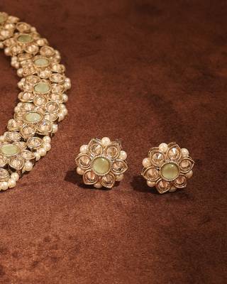 Flower design antique gold plated light green uncut kundan stone choker jewellery sets for women 2