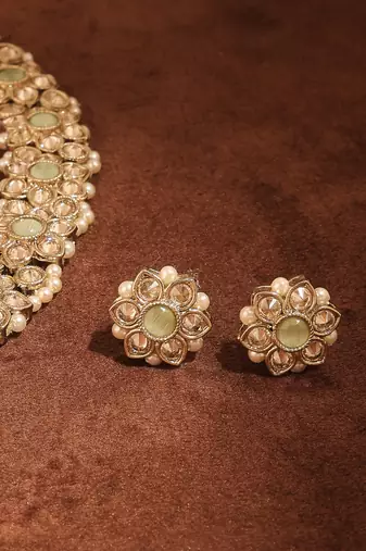 Flower design antique gold plated light green uncut kundan stone choker jewellery sets for women