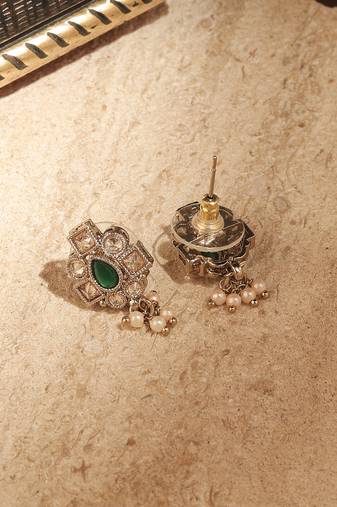 Pear shape pearl guchha antique gold plated green uncut kundan stone choker jewellery sets for women