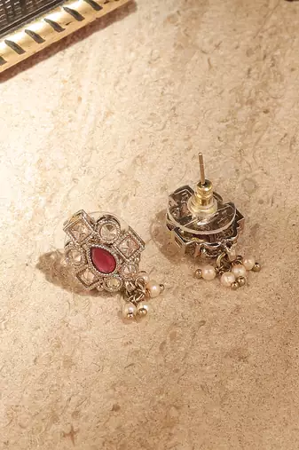 Pear shape pearl guchha antique gold plated red uncut kundan stone choker jewellery sets for women