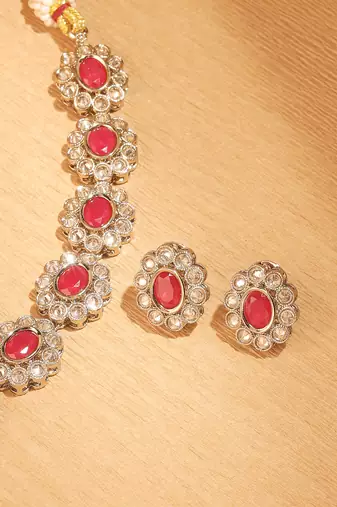 Round and oval shape antique gold plated red uncut kundan stone choker jewellery sets for women