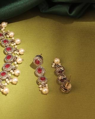 Round shape pearl guchha antique gold plated red kundan stone brass choker necklace set for women 1