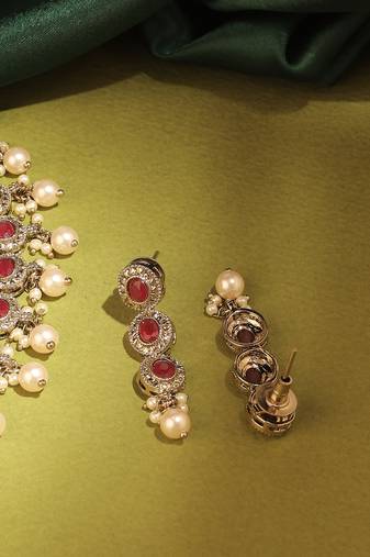 Round shape pearl guchha antique gold plated red kundan stone brass choker necklace set for women