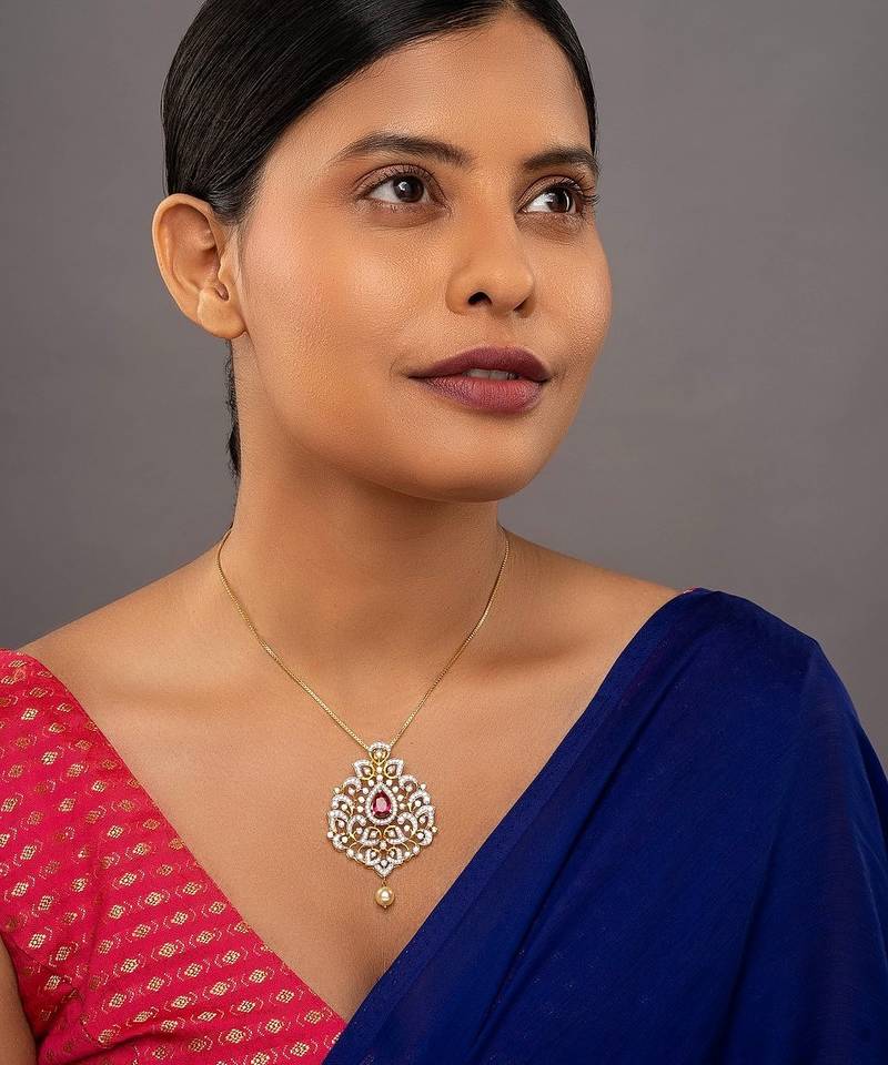green silver pendant necklace with gold plated finish