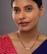 white silver mangalsutra with sleek pendant design