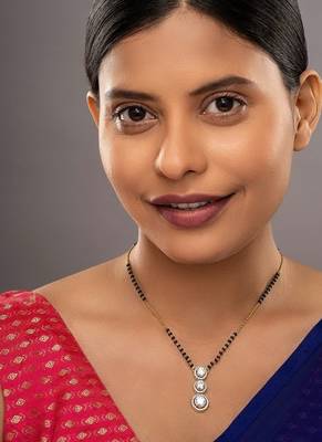 white silver mangalsutra with fine pendant design work 1