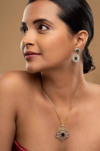 Gold plated green stone pendant necklace in sterling silver