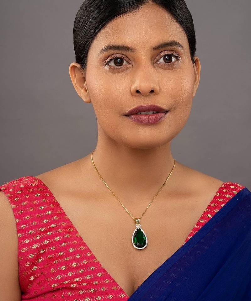 Gold plated green stone pendant necklace in sterling silver