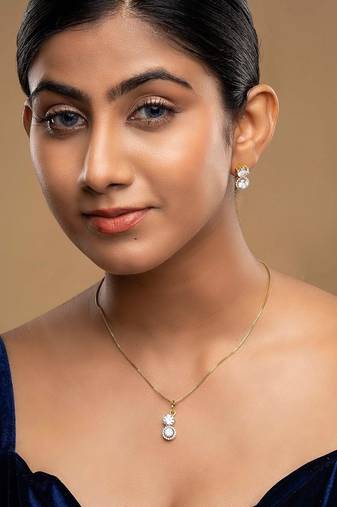 Gold plated pendant necklace set in sterling silver