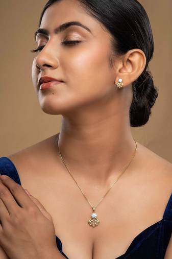 Gold plated pendant necklace set in sterling silver