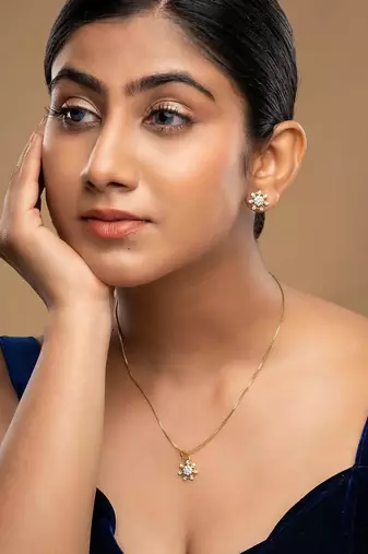 Gold plated pendant necklace set in sterling silver