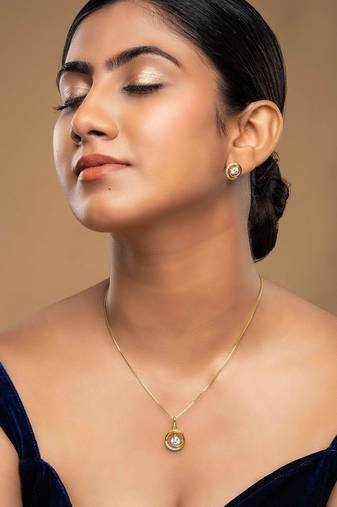 Gold plated pendant necklace set in sterling silver