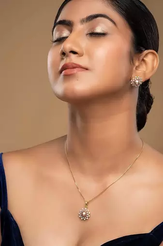 Rose gold plated pendant necklace set in sterling silver