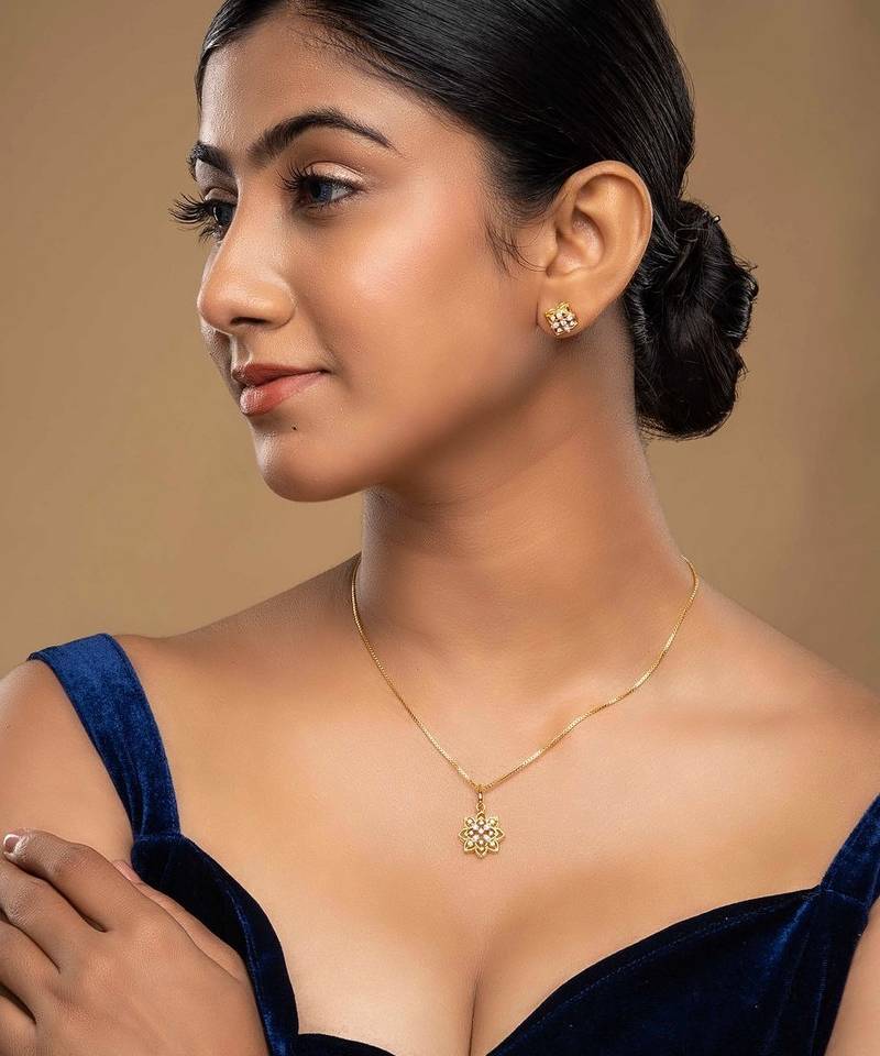 Gold plated pendant necklace set in sterling silver