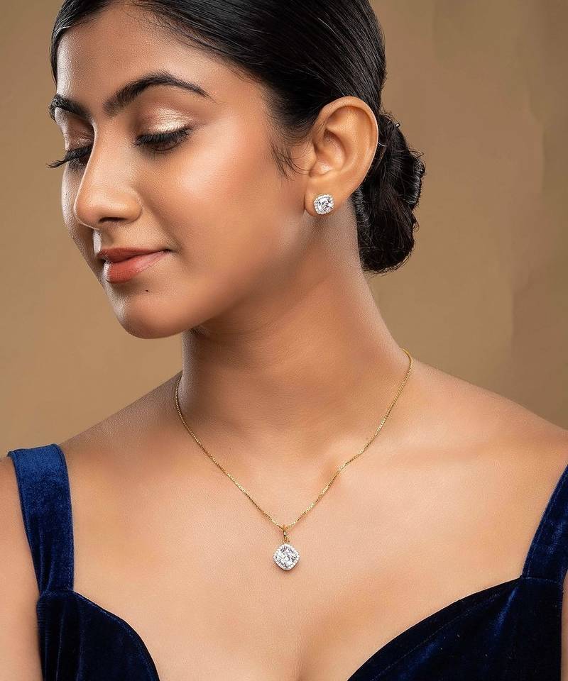 Gold plated pendant necklace set in sterling silver