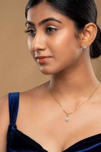 Gold plated pendant necklace set in sterling silver