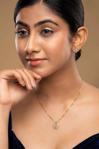 Gold plated pendant necklace set in sterling silver