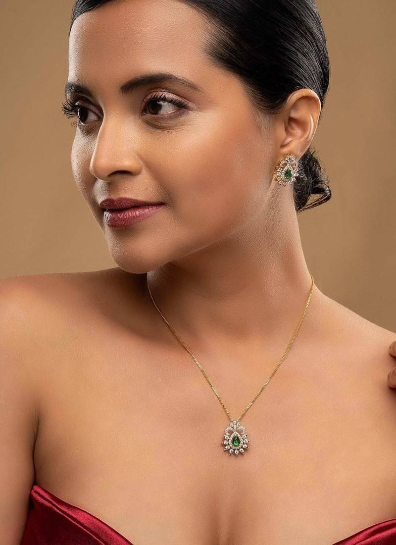 Gold plated green stone pendant necklace set in sterling silver