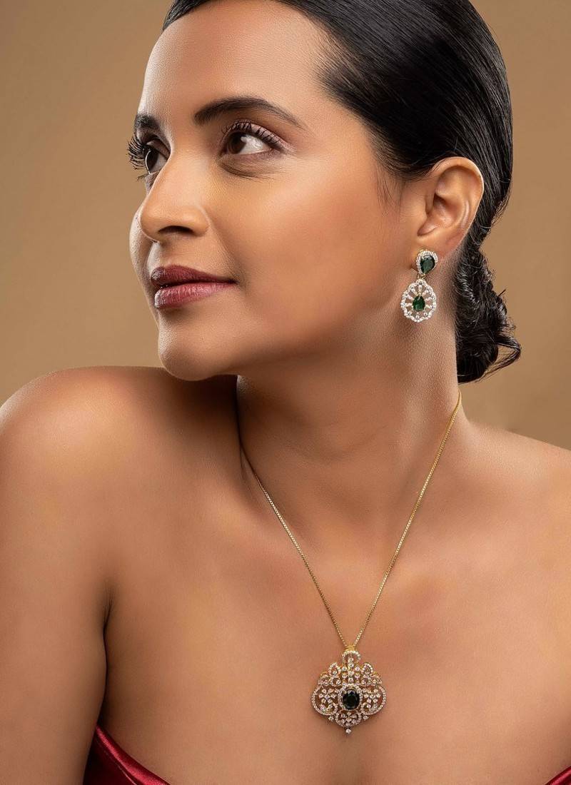 Gold plated green stone pendant necklace set in sterling silver