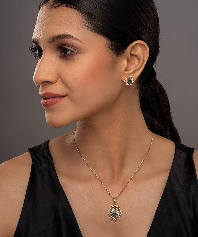 Gold plated green stone pendant necklace set in sterling silver